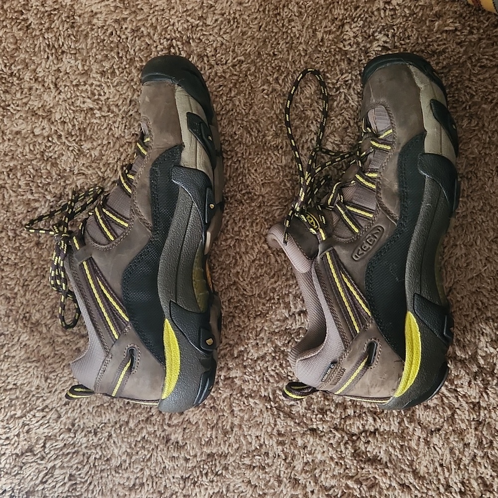 Keen leather hiking shoes, women's 9.5